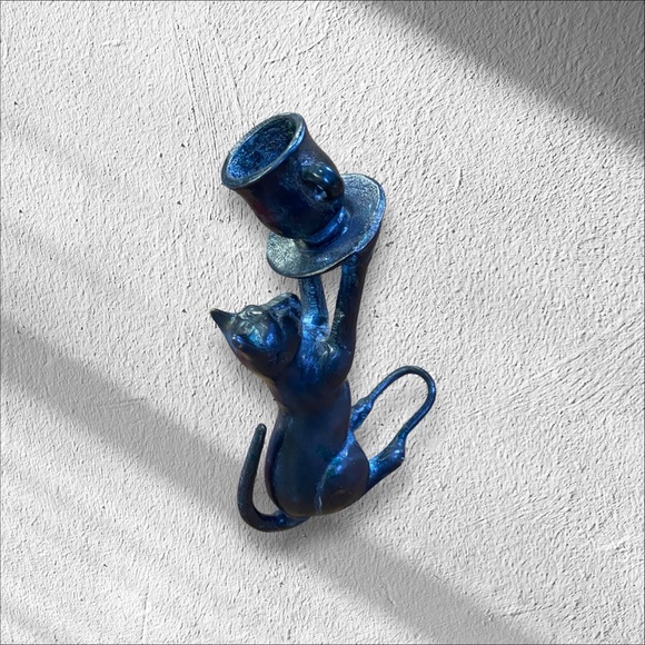 Vintage CAT IRON with teacup candle holder - Picture 7 of 7